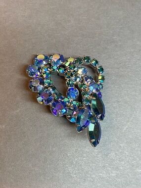 Vintage blue ab rhinestone dangle brooch